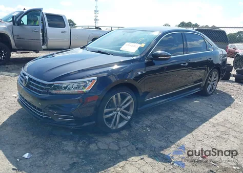 2017 Volkswagen Passat 1.8T R-Line z USA, uszkodzony, nr VIN 1VWDT7A33HC002729